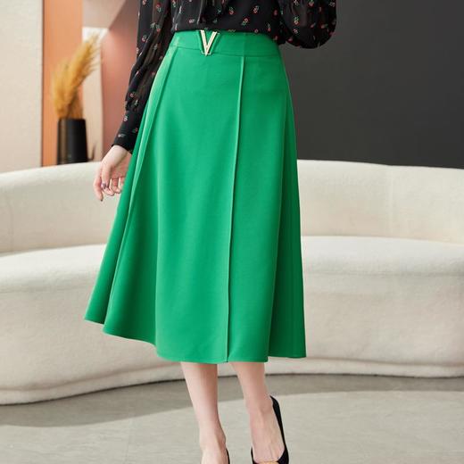 高腰垂感绿色半身裙2024春装新款金属V字扣A字中长裙伞裙1727 商品图1