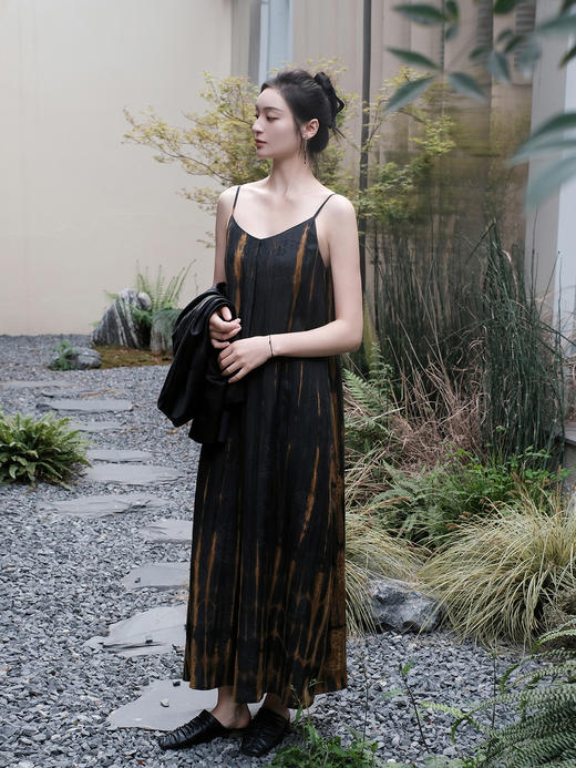盛唐婧 |真丝重缎内搭吊带裙 商品图4
