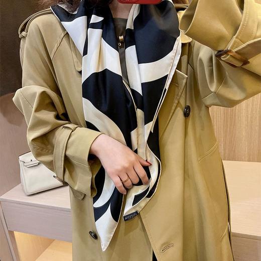 XL- 192676法式经典山茶花黑米雅致篙级斜纹绸 14姆米桑蚕丝斜纹真丝丝巾 商品图2