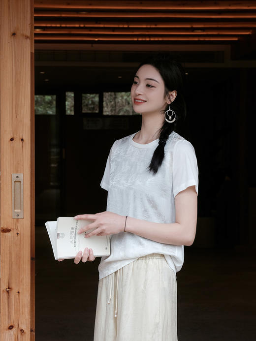 盛唐婧 |桑蚕丝提花宽松百搭T恤-白色 商品图3