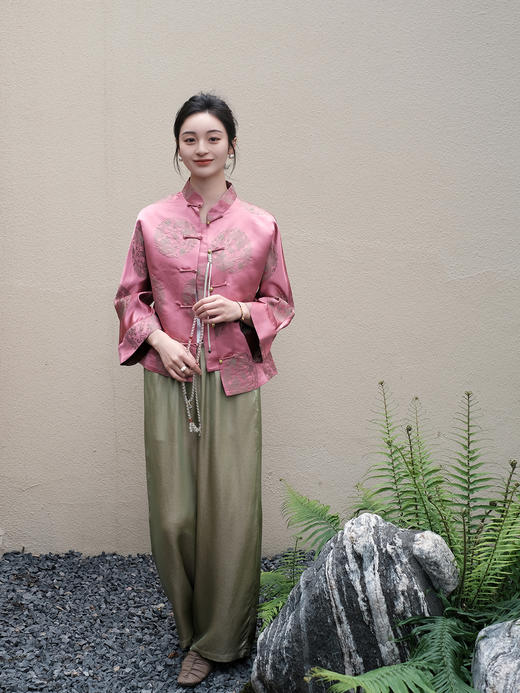 微瑕秒杀 |盛唐婧 |真丝库缎龙纹外套-粉色[特价品](特殊商品不退不换) 商品图6