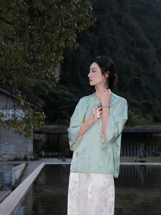 盛唐婧 |淡翠绿国风提花上衣[特价品] 商品图1