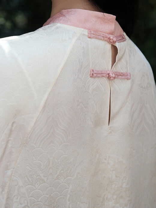 盛唐婧 |米杏色新中式国风提花上衣 商品图2