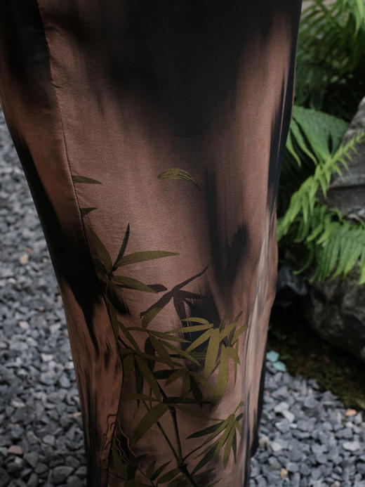 盛唐婧 |真丝重缎定位花竹报平安半裙 商品图1