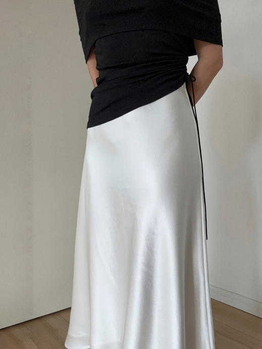 My Dearest｜1147TOBK  INTENTION acetate off fhe shoulder TOP [ 黑色一字领上衣  不含胸针] 商品图9