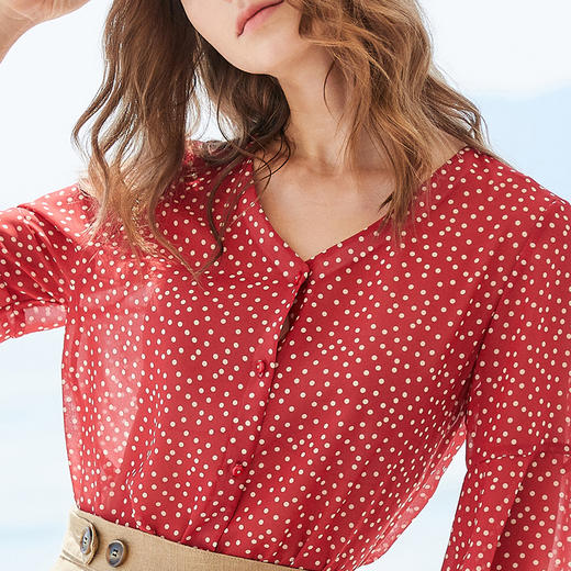 欧芮儿夏2019新款波点V领衬衫女宽松喇叭袖小衫很仙上衣设计感 商品图3