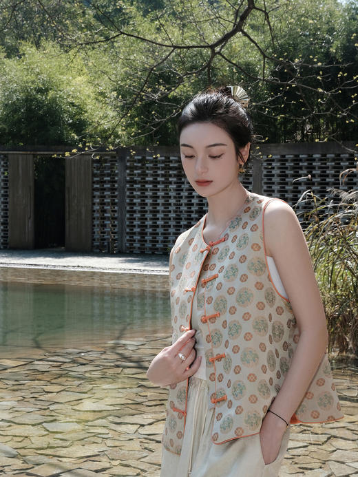 盛唐婧 |真丝宋锦钱币纹对襟马甲 商品图3