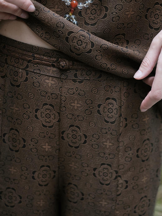 盛唐婧 |真丝香云纱花罗上衣 商品图3