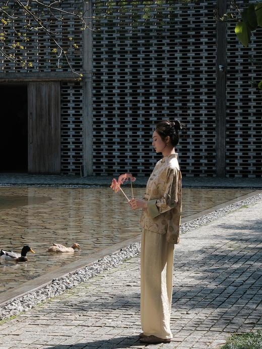 盛唐婧 |真丝宋锦折枝团花纹外套 商品图10