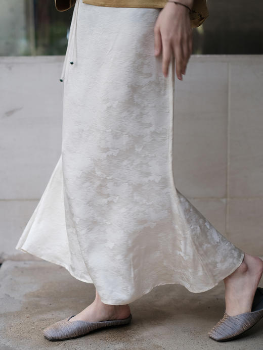 盛唐婧 |桑蚕丝重缎半身鱼尾裙-白色 商品图1