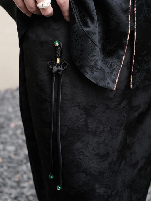 盛唐婧 |重磅香云纱山水仙鹤纹金线提花外套 商品图4