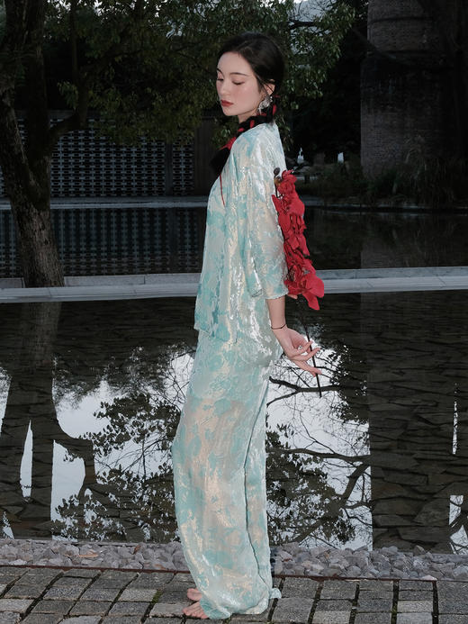 微瑕秒杀 | 盛唐婧 |蒂芙尼蓝国风丝绒上衣[特价品](特殊商品不退不换) 商品图8