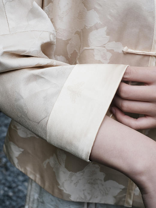 盛唐婧 |真丝缎提花花罗小外套 商品图8