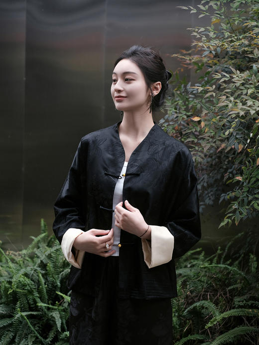 盛唐婧 |真丝缎提花折枝牡丹外套 商品图0