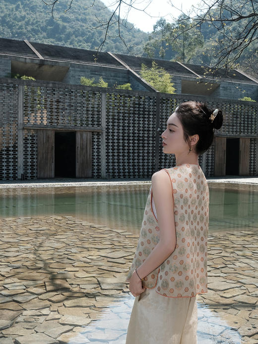 盛唐婧 |真丝宋锦钱币纹对襟马甲 商品图5