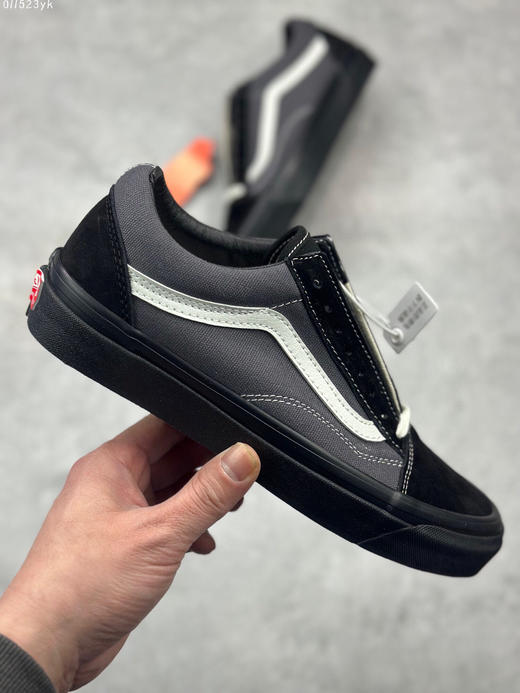 夏日特惠💰320 Vans Vault OG Old Skool LX高端支线黑灰麂皮低帮板鞋 商品图3