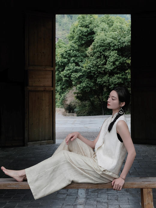 盛唐婧 |花鸟浮雕提花马甲 商品图6