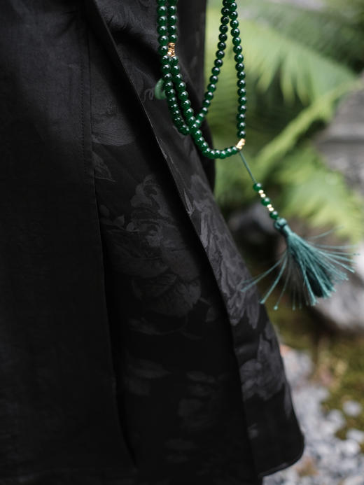 盛唐婧 |真丝香云纱龟裂纹奥黛连衣裙 商品图3