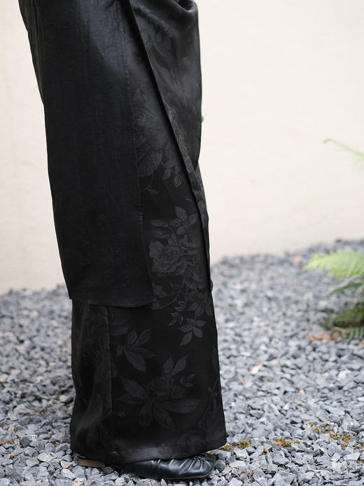 盛唐婧 |真丝香云纱龟裂纹奥黛连衣裙 商品图4