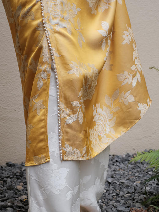 盛唐婧 |一路辉煌真丝缎提花钉珠连衣裙 商品图3