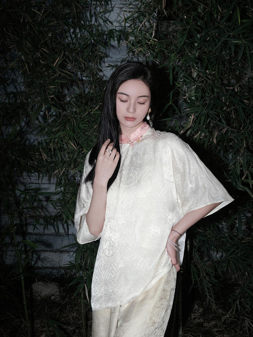 盛唐婧 |米杏色新中式国风提花上衣 商品图4