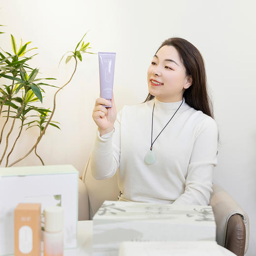 宝玑米素颜霜  赠20g素颜旅行装+20抽洗脸巾*2包 宝玑米身体素颜霜升级版面部全身通用懒人霜裸妆保湿   120g   【三天发货】 商品图1