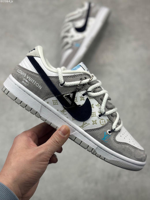 夏日特惠💰520 海外爆款限量发售 公司级 Nike SB Dunk Low “LV联名—米灰黑印花” 周年高端定制 低帮休闲板鞋 商品图3