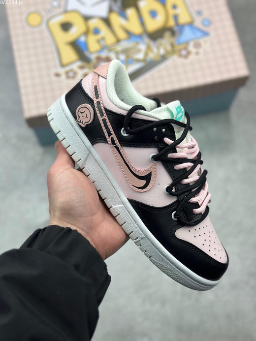 夏日特惠💰470 Nike Dunk Low 绑带定制 黑粉
此款设计灵感来源于轻定制 商品图0