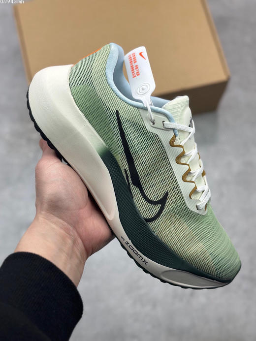 夏日特惠💰330 Nike Zoom Fly 5 耐克超弹轻盈跑步鞋 商品图0