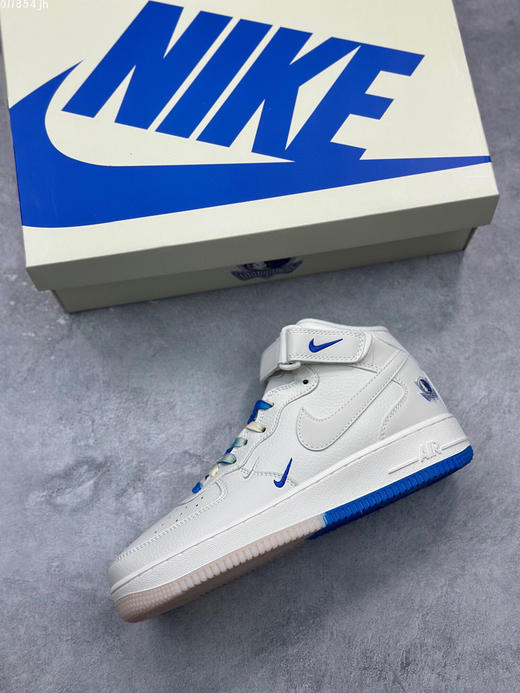 夏日特惠💰470 海外限量发售 公司级 Nike Air Force 1 Mid '07 “米白蓝” 达拉斯独行侠城市限定中帮空军一号休闲板鞋 商品图2