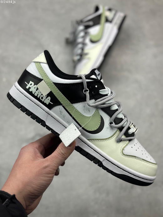 夏日特惠💰470 Nike Dunk Low 绑带定制 白黑绿
此款设计灵感来源于轻定制 商品图3