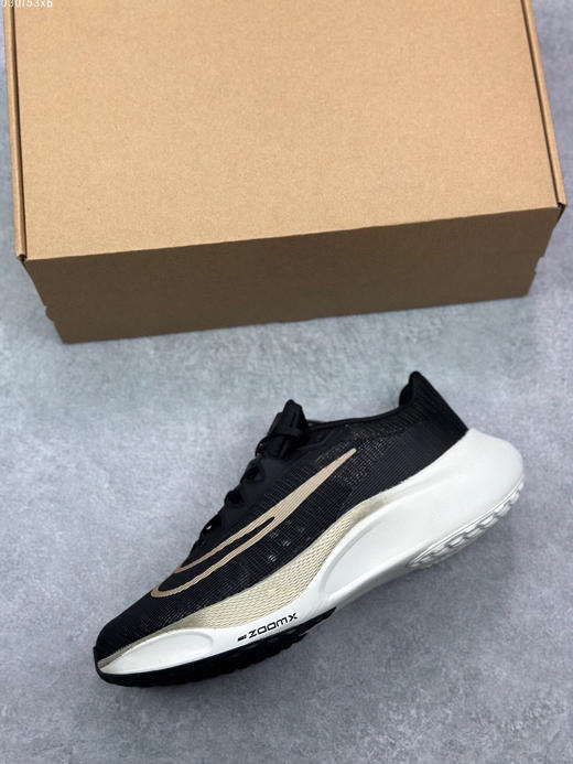 夏日特惠💰330 Nike Zoom Fly 5 耐克超弹轻盈跑步鞋 商品图2