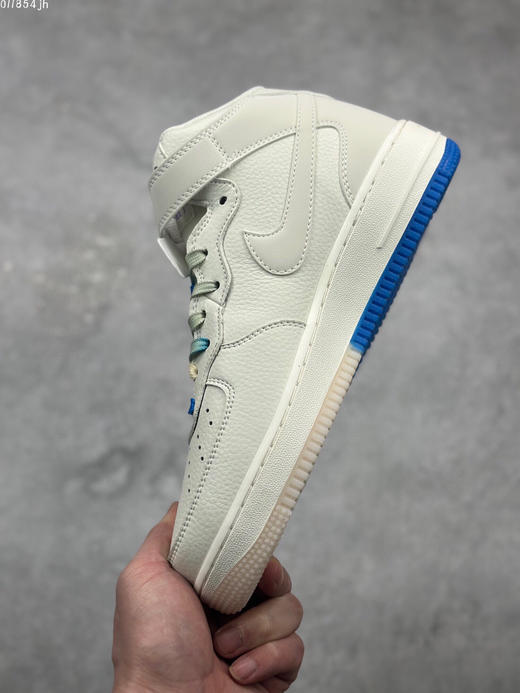 夏日特惠💰470 海外限量发售 公司级 Nike Air Force 1 Mid '07 “米白蓝” 达拉斯独行侠城市限定中帮空军一号休闲板鞋 商品图6