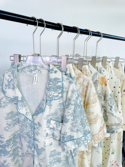 ✅【莫奈花园泡泡棉短袖系列家居服】💕口袋和衣服整体的印花呼应，🎀设计感十足。👊出门放点小物件特别方便。🌷 商品图1