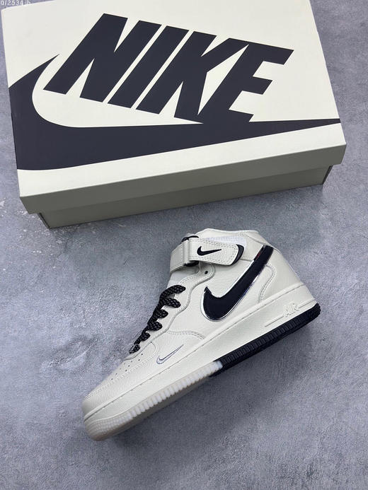 夏日特惠💰460 官方爆款定制 公司级 Nike Air Force 1 MID 米黑双色底 满天星空军一号中帮休闲板鞋 商品图2