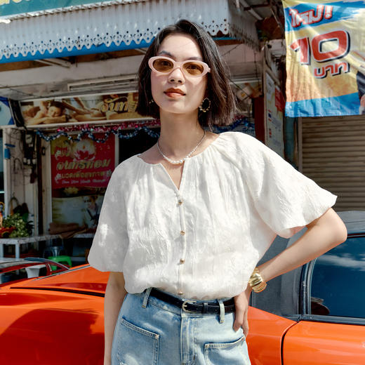 【严选】伊芙丽精致皱感设计暗花法式甜美泡泡袖衬衫小上衣女2024夏装新款1F4921641 商品图1