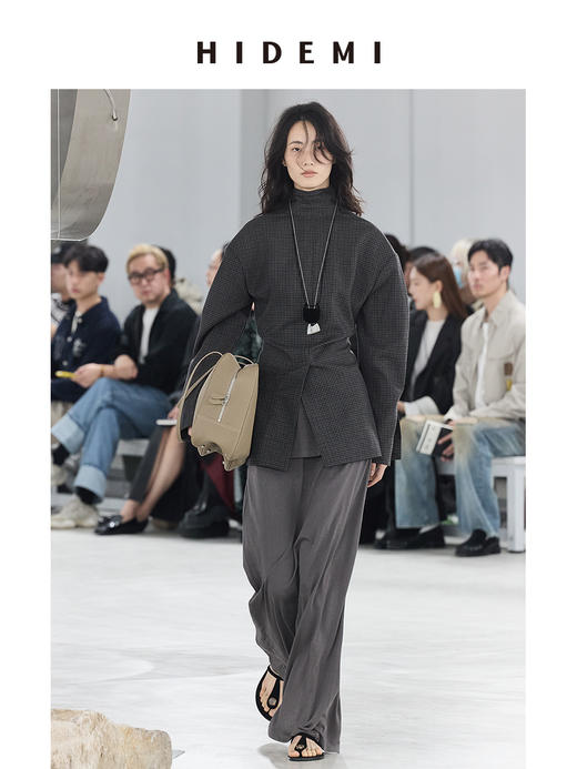 HIDEMI极简立裁设计感弧形肩袖腰带式宽松西装 商品图0