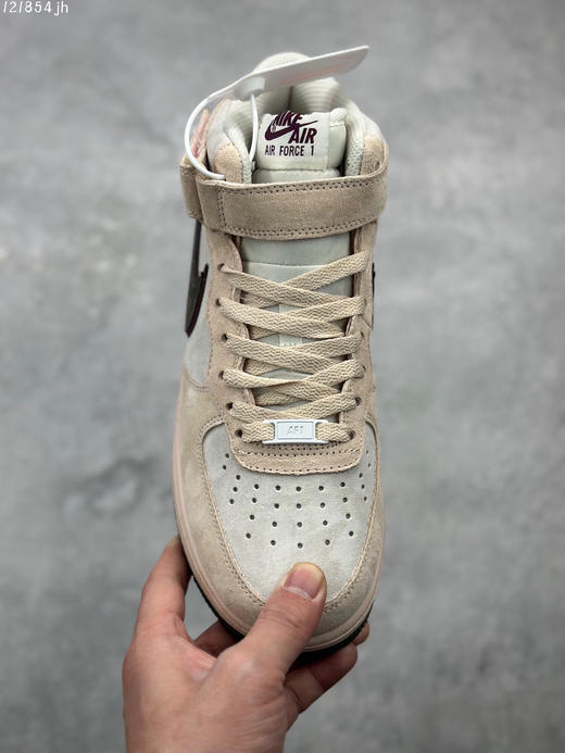 夏日特惠💰470 公司级 Nike Air Force 1 Low ’07 米绿红 麂皮空军一号中帮休闲板鞋 商品图1