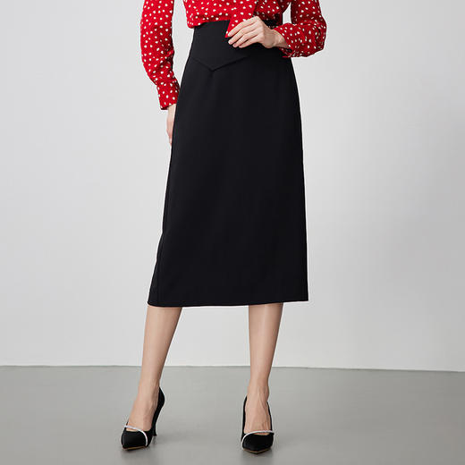 EITIE爱特爱夏季新款精致通勤高腰包臀显瘦经典黑色半身裙B2406318 商品图3