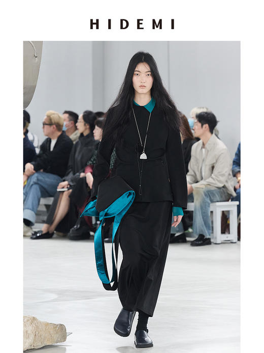 HIDEMI 极简春日圆领设计感前后两穿立体剪裁缎面外套上衣女 黑色/白色 商品图1