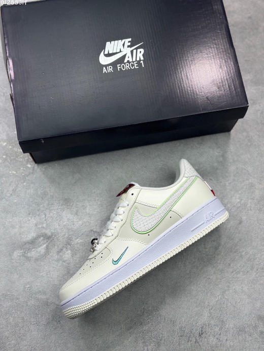 夏日特惠💰350 Nike Air Force 1 Low '07 龙年限定 米白低帮空军一号休闲板鞋 商品图2