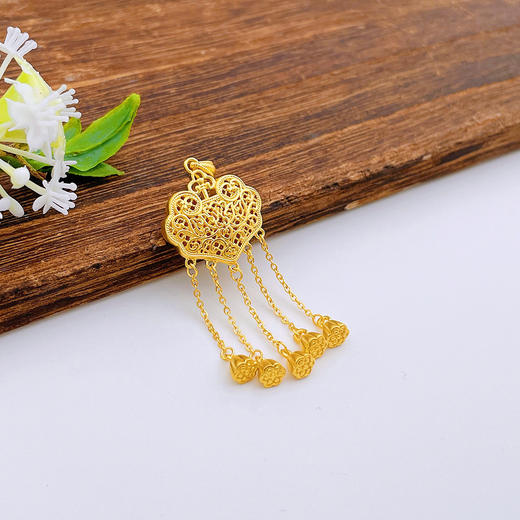 【限时克减150元】足金999.9 古法空心镂空莲花莲蓬流苏如意锁包璎珞锁吊坠(ANWZGFDZ00121-1)（预售产品下单后不退款不退货不换货不补差价） 商品图1