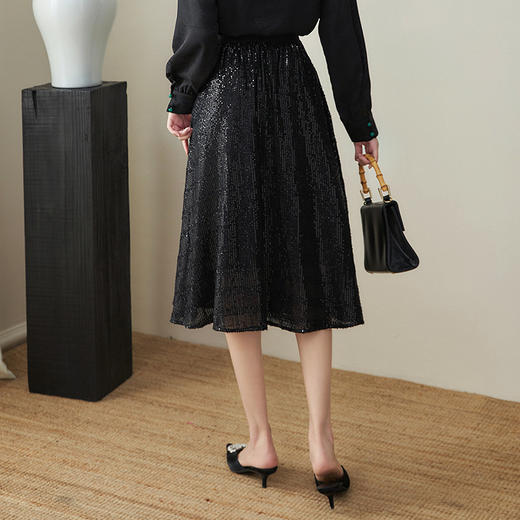 轻奢贵气，重工钉珠盘扣亮片高腰半身裙WLZD-2411508 商品图1