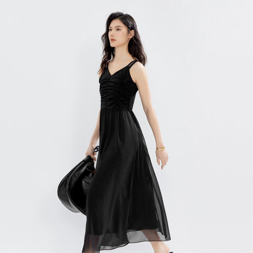 【严选】伊芙丽浪漫设计感假两件透感飘逸感吊带长款连衣裙2024夏装新款1F4992411 商品图0