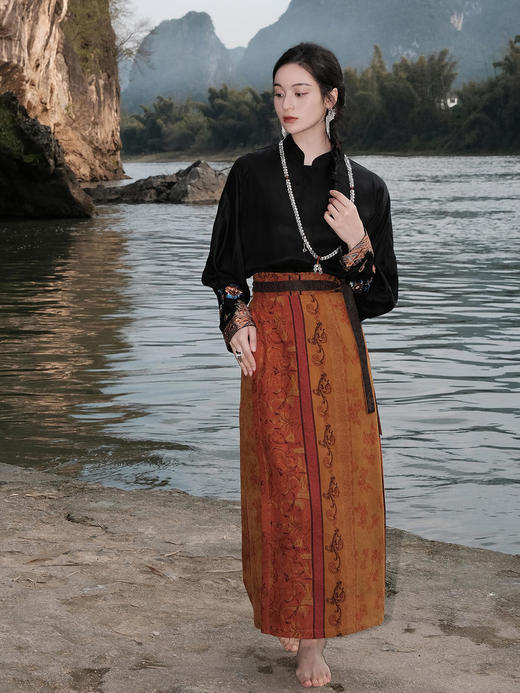 盛唐婧 |真丝新中式绣花衬衫 商品图7