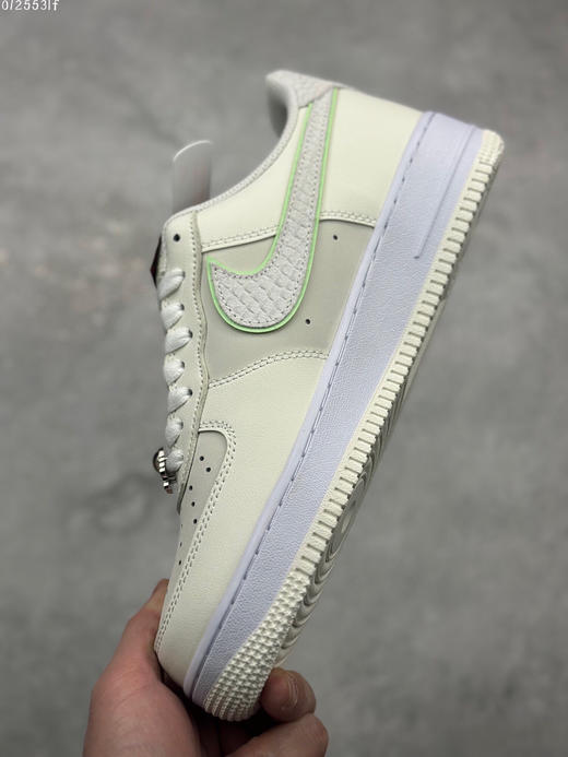 夏日特惠💰350 Nike Air Force 1 Low '07 龙年限定 米白低帮空军一号休闲板鞋 商品图6