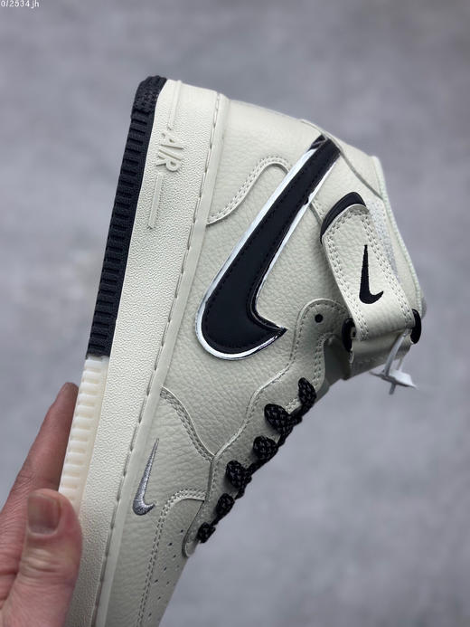 夏日特惠💰460 官方爆款定制 公司级 Nike Air Force 1 MID 米黑双色底 满天星空军一号中帮休闲板鞋 商品图5