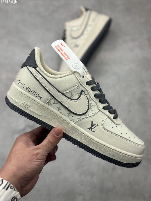 夏日特惠💰490 公司级 # 路易威登 Louis Vuitton 联名定制 Nike Air Force 1 Low '07米卡其花纹 空军低帮休闲板鞋 商品图3