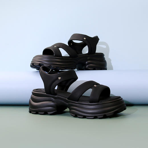 Safiya/索菲娅2024夏潮流松糕厚底小个子轻便休闲百搭运动凉鞋 SF42115401 商品图5