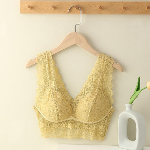 【新品福利！第二件可选色！0元送！】夏日变美小心机！露背穿戴美。春夏新款一体式精美法系蕾丝内衣，镂空美背显瘦，性感无钢圈，零感穿着，裸感自由；背心不跑杯，搭配外穿也好看！ 商品图6